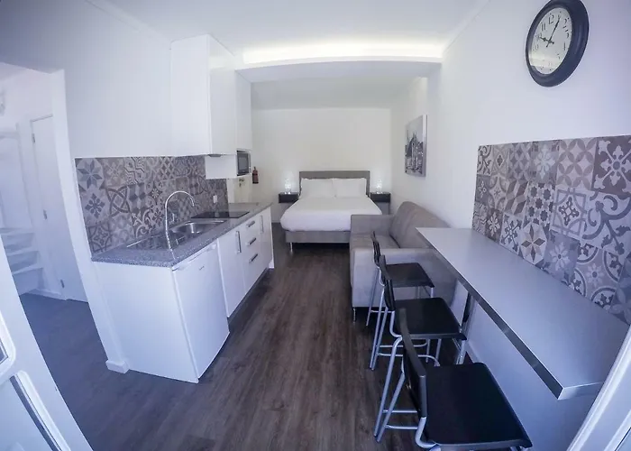 Mosteiro View * باتالها